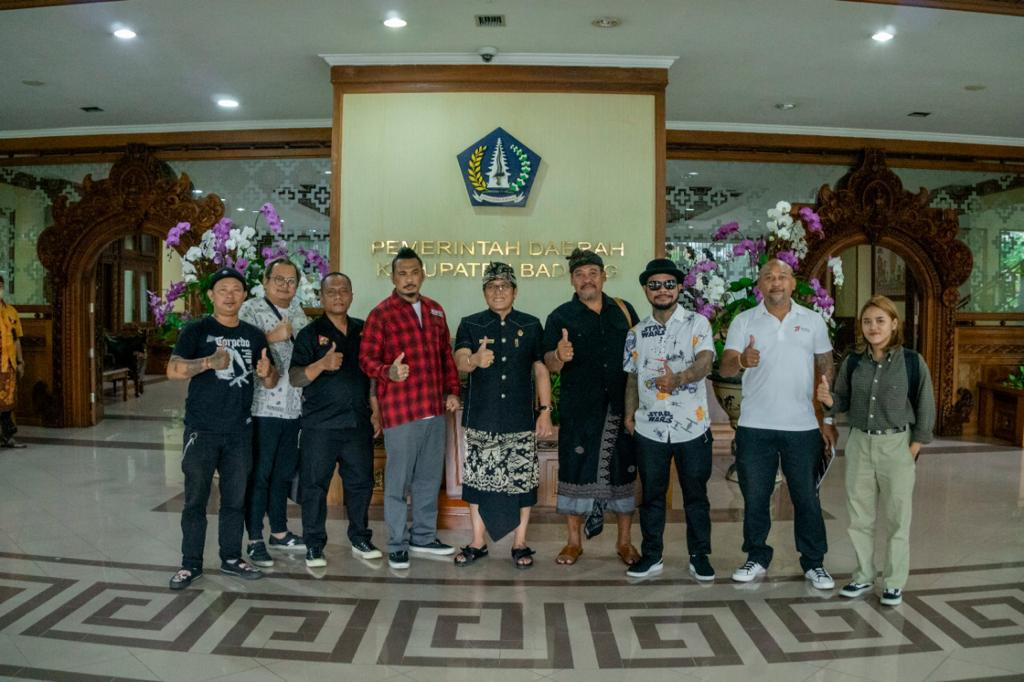 Bupati Giri Prasta Terima Audiensi JRX SID